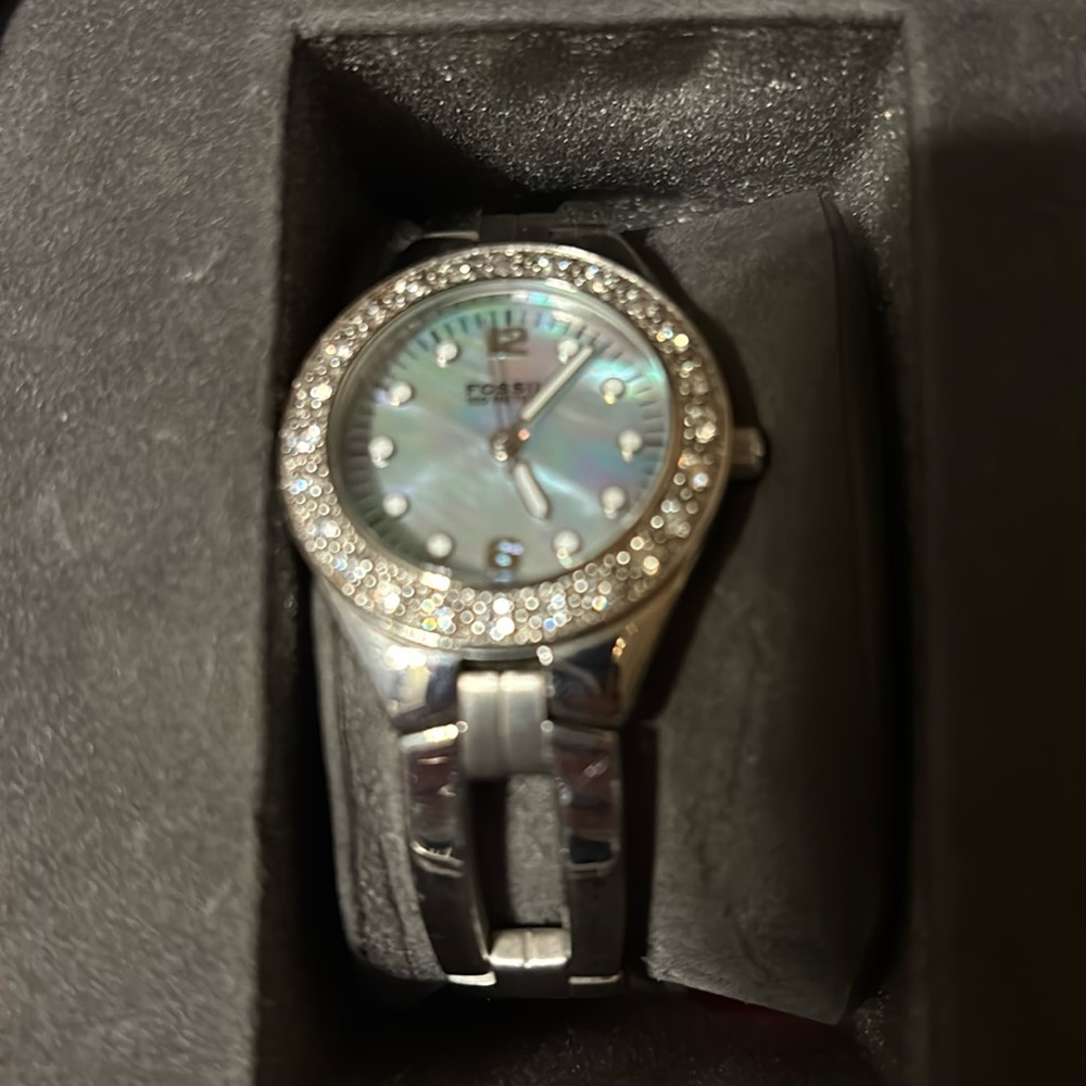 Women’s Fossil mother of Pearl with rhinestones watch